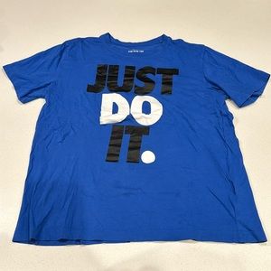 Nike large men’s T shirt blue